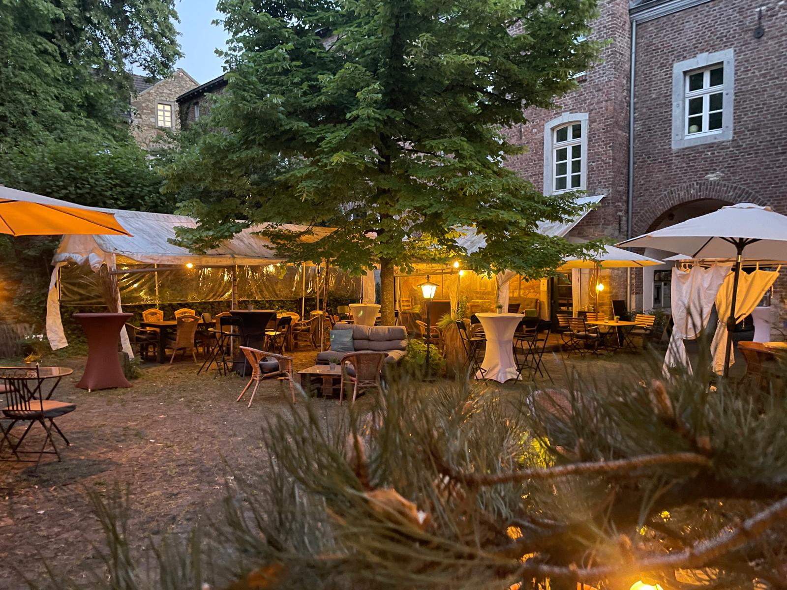 Gemütliche Sitzecke auf der Terrasse