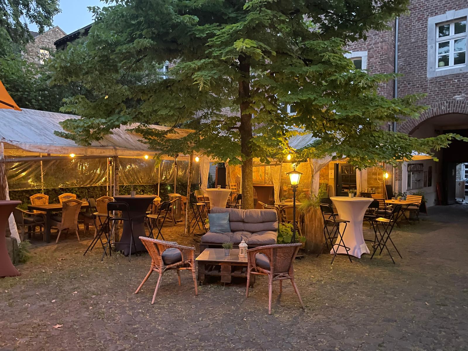 Terrasse im Abendlicht